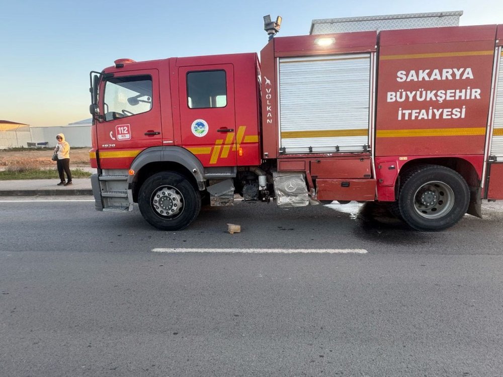 Yangın İhbarına Giden İtfaiye Aracı Otomobil İle Çarpıştı!