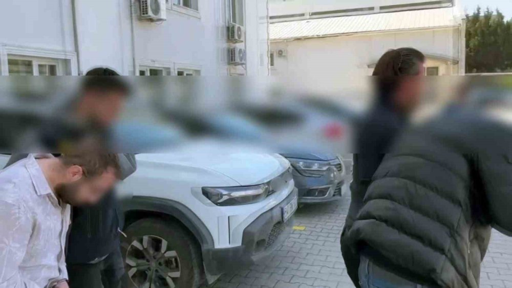 Engelli Vatandaşı 500 Bin TL Dolandıran 4 Şahıs Tutuklandı