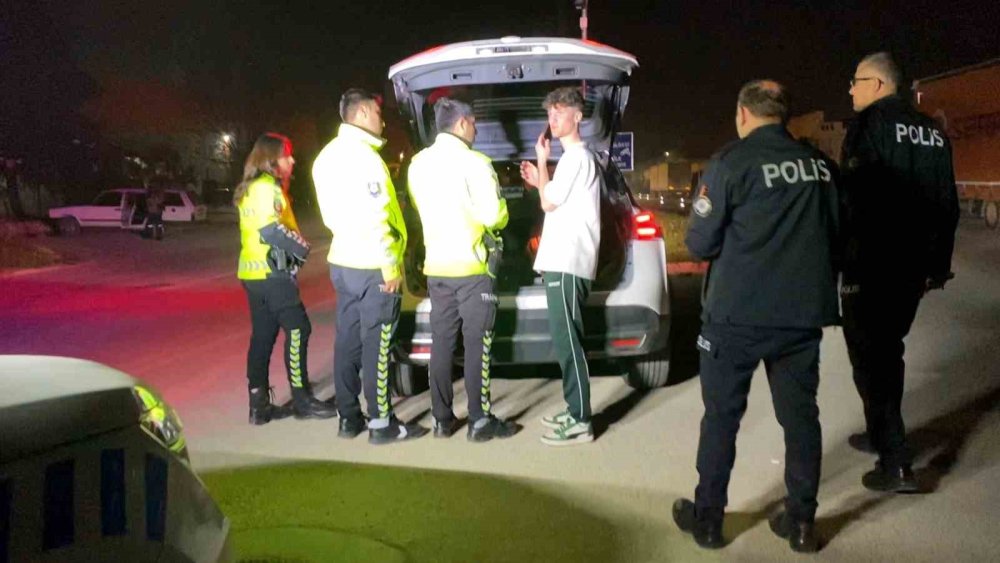 "Dur" İhtarına Uymayıp 15 Kilometre Kaçtı!