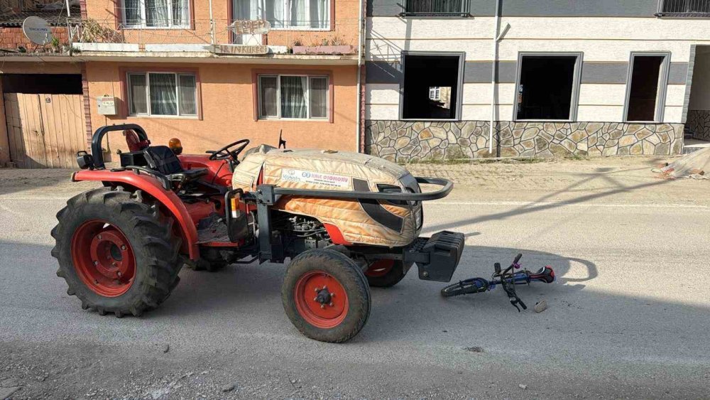 Bisikletiyle Traktöre Çarpan 6 Yaşındaki Çocuk Yaralandı