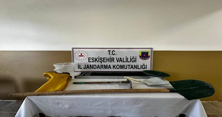 Kaçak Kazı Yapan Şüpheli Suçüstü Yakalandı