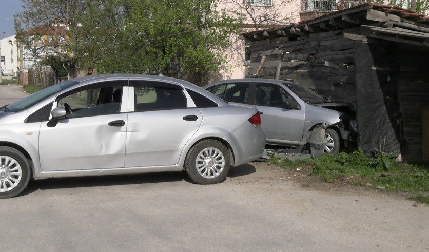 Trafik Kazası: 2 Yaralı