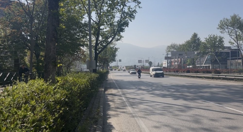 Aydınlatma Direğine Çarpan Motosiklet Sürücüsü Hayatını Kaybetti
