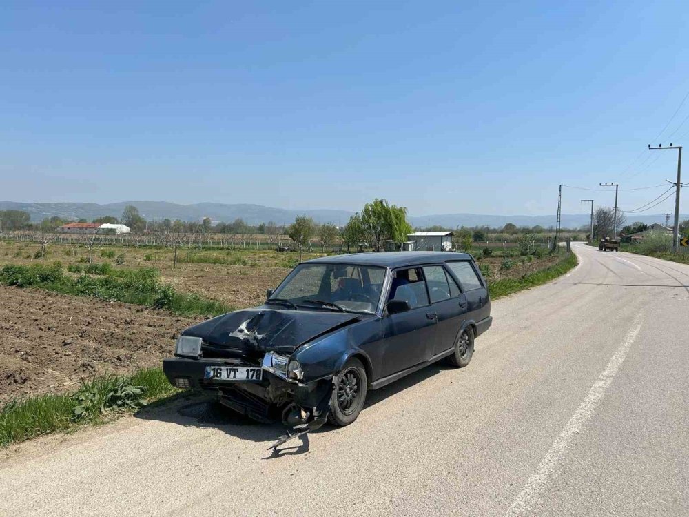 Otomobil Tarlaya Uçtu: 1 Yaralı