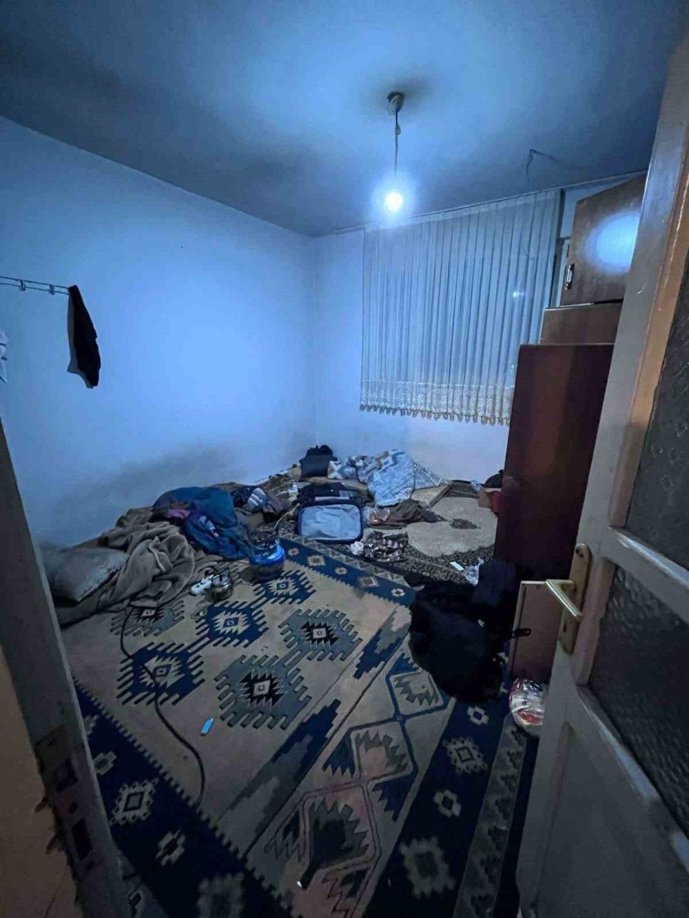 Göçmen Kaçakçılığı Operasyonu: 2 Şüpheli, 21 Kaçak Göçmen Yakalandı