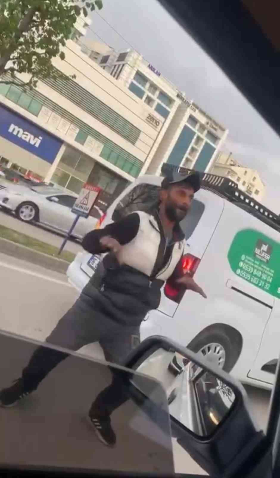 Müzik Sesini Duyunca Dans Etmeye Başladı
