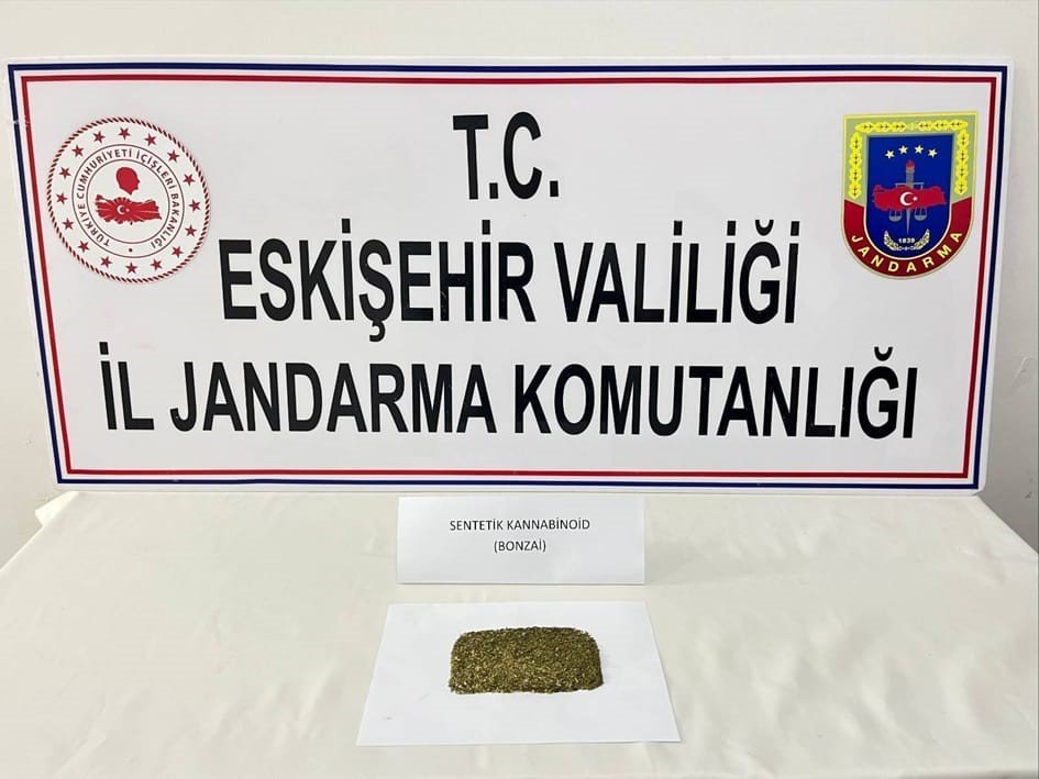 İlçeye Uyuşturucu Taşıyan 2 Şüpheli Yakalandı
