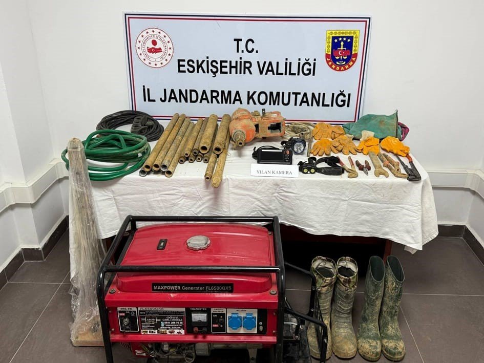 Kaçak Kazı Yapan Şahıslar Suçüstü Yakalandı