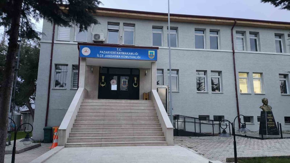 82 Yaşındaki Kadın "Askerim" Diyen Dolandırıcıya Altınlarını Verdi