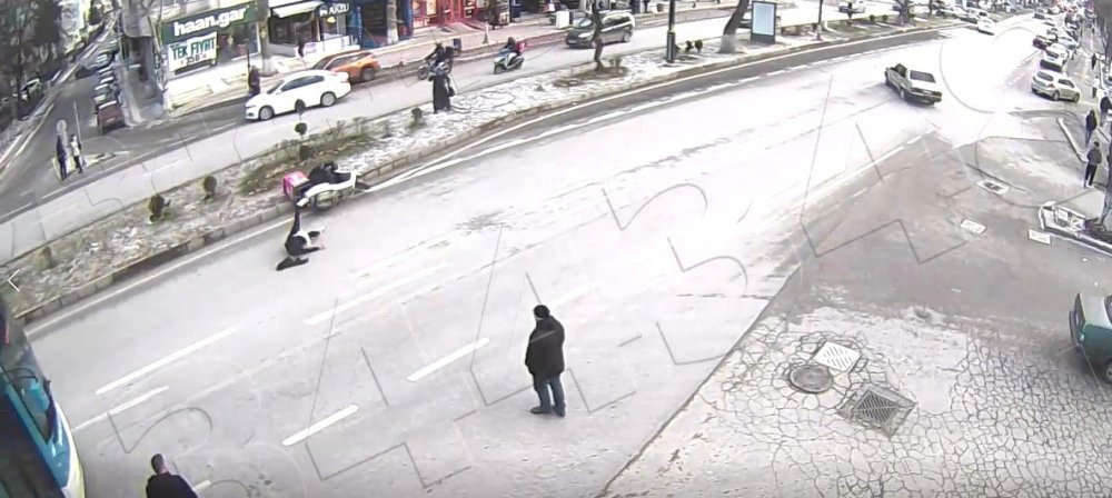 Aşırı Hız Ve Dikkatsizlik Kazalara Davetiye Çıkarttı