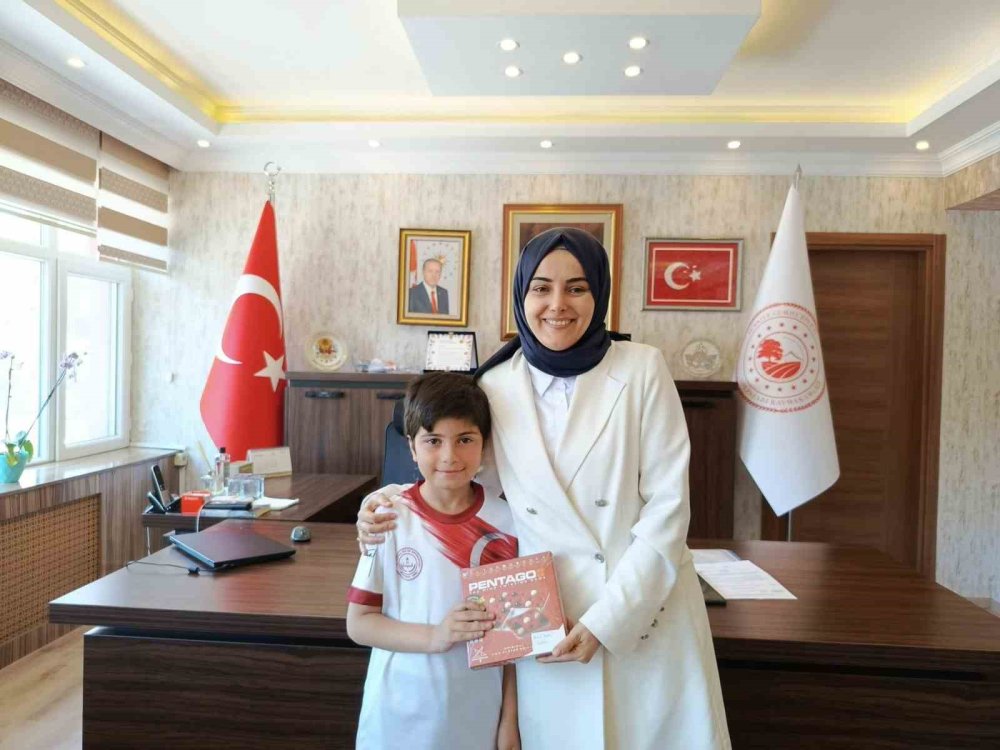Dereceye Giren Öğrencilerden Kaymakama Ziyaret