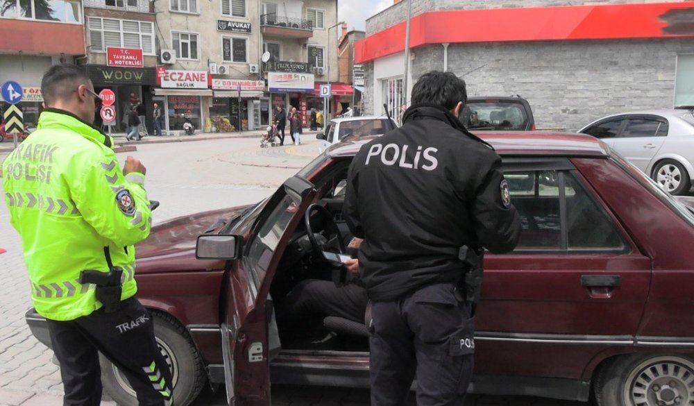 Ehliyetsiz Ve Kasksız Sürücülere Geçit Verilmiyor