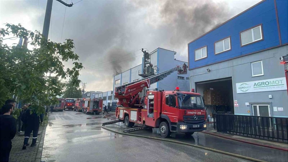Fabrika Yangını Korku Dolu Anlar Yaşattı