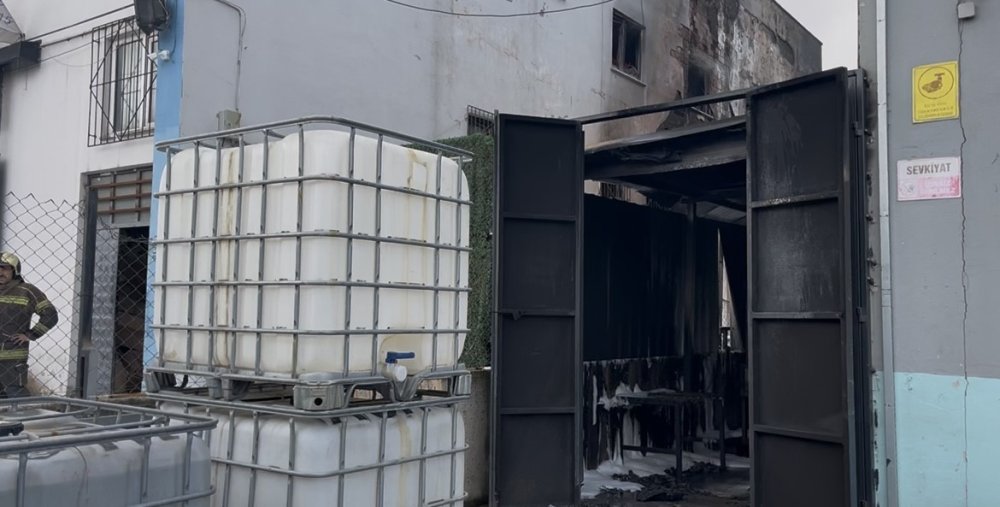 İki Fabrikayı Etkileyen Yangın Tamamen Söndürüldü