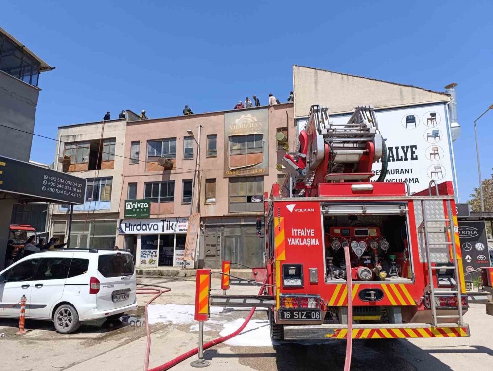 Mobilya İmalathanesinde Yangın