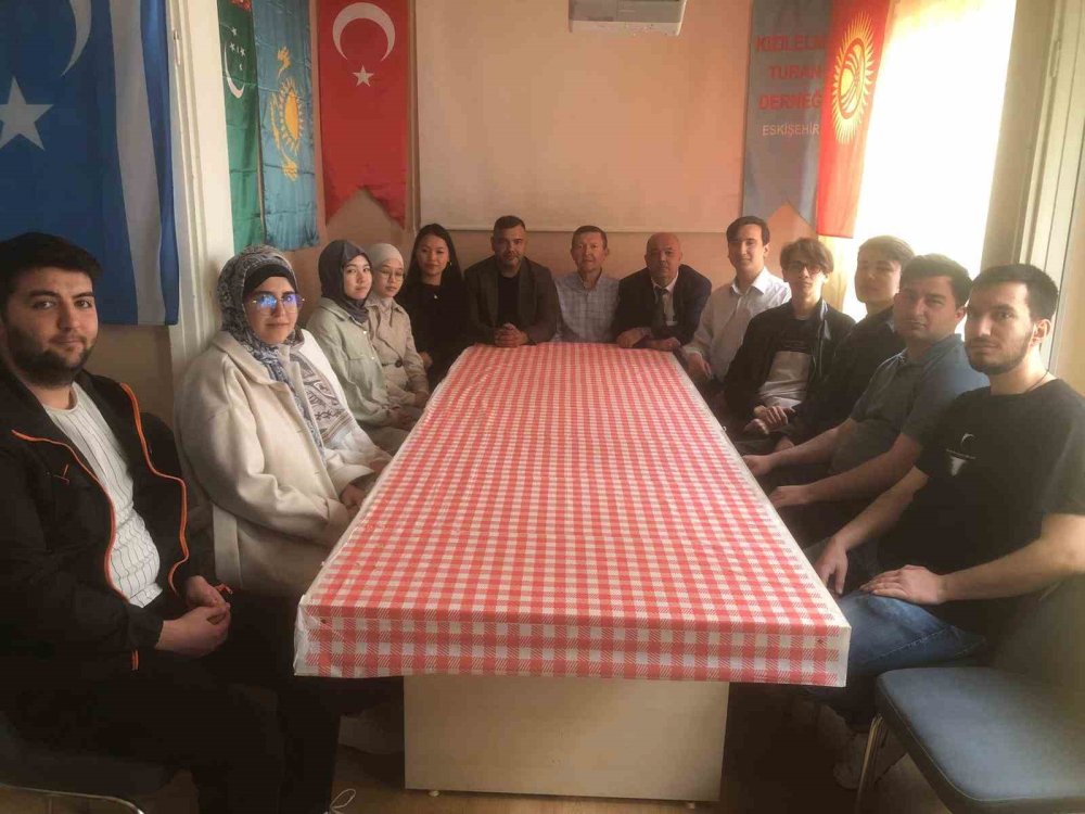 Öğrenciler ‘Türkçülük Günü’nde Bir Araya Geldi