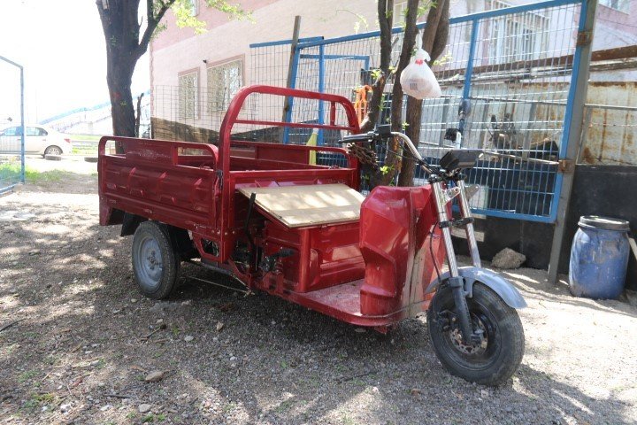 Çalınan Motosikletini Bu Kez Gemi Zinciriyle Bağladı