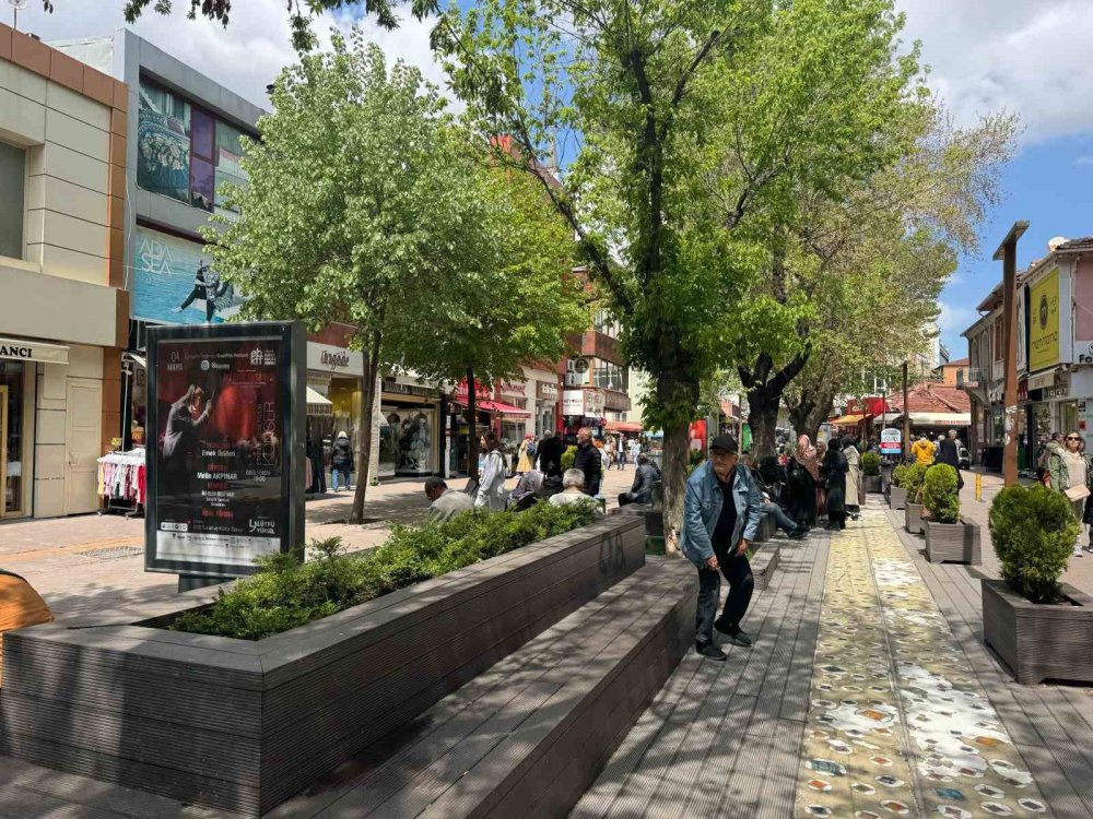 Güneş Açtı, Hamamyolu Caddesi Hareketlendi