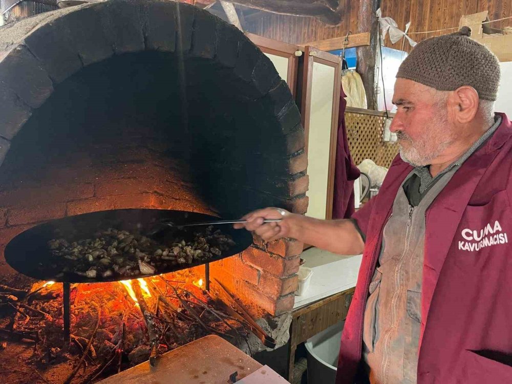 Kavurma ve güveç geleneği yaşatılmaya devam ediyor