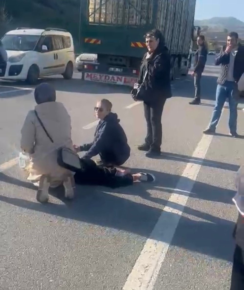 Kontrolden Çıkan Motosiklet Devrildi: 1 Ölü, 1 Yaralı