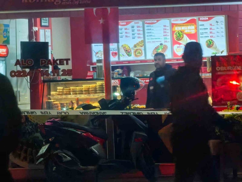 Motosikletli Saldırgan Çiğ Köfteciye Ateş Açtı