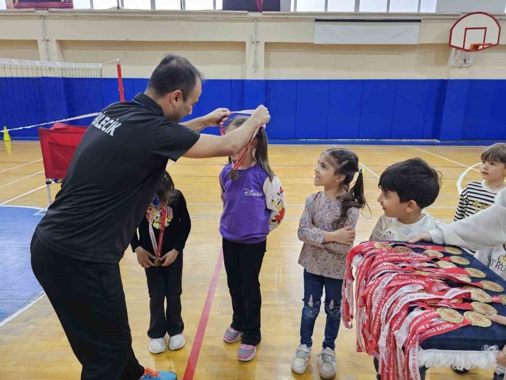 Bilecik Anaokulu Minikleri Voleybol İle Tanıştı