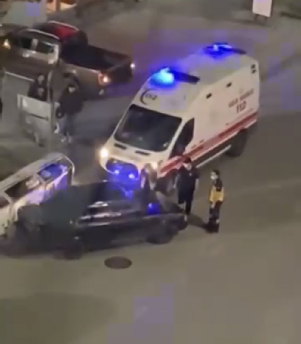 Kaza Yapan Alkollü Sürücü Kendini Araca Kilitledi