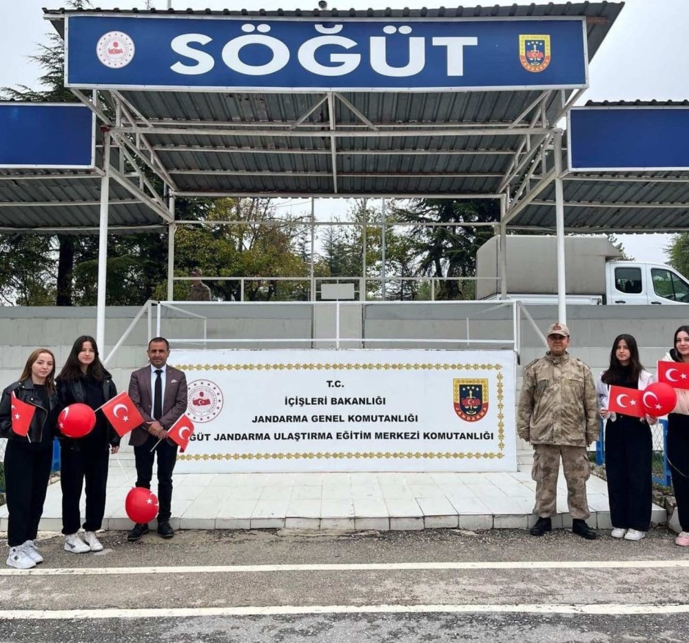 Liseli Öğrencilerden Söğüt Jandarma Ulaştırma Eğitim Merkezi Komutanlığına Anlamlı Ziyaret