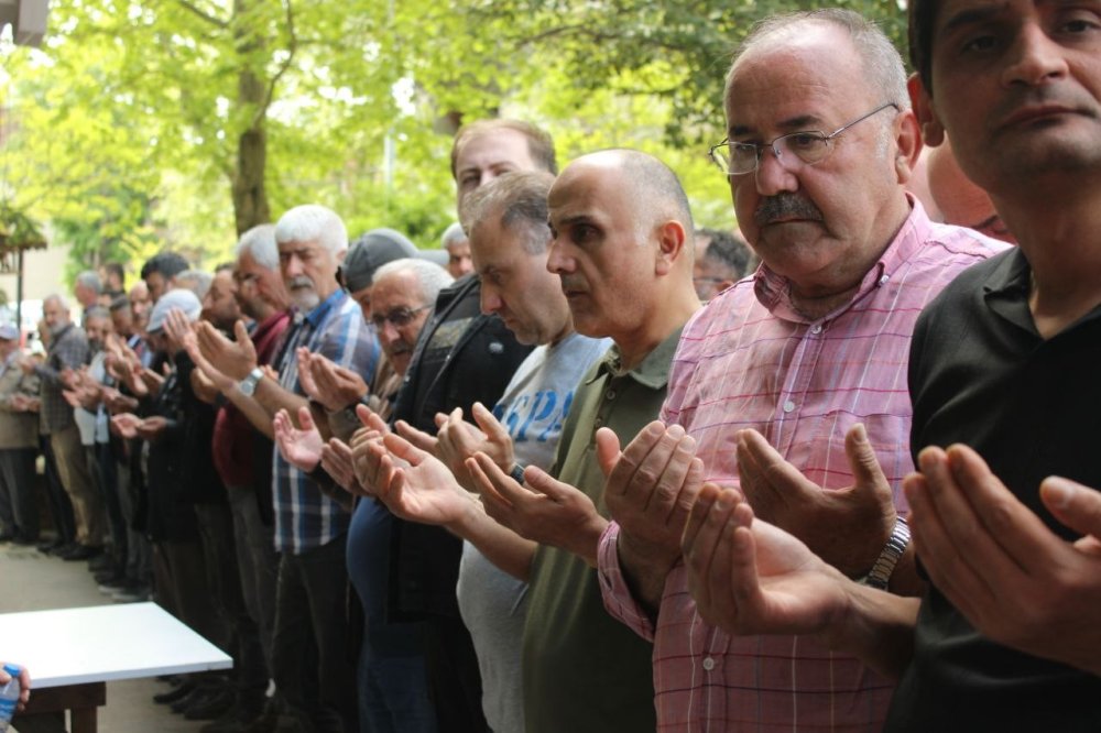 Devrilen Tankerde Hayatını Kaybeden Sürücü Son Yolculuğuna Uğurlandı