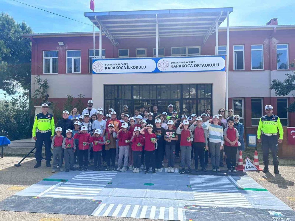 Trafik Haftası Kapsamında Çocuklara Eğitim Verildi