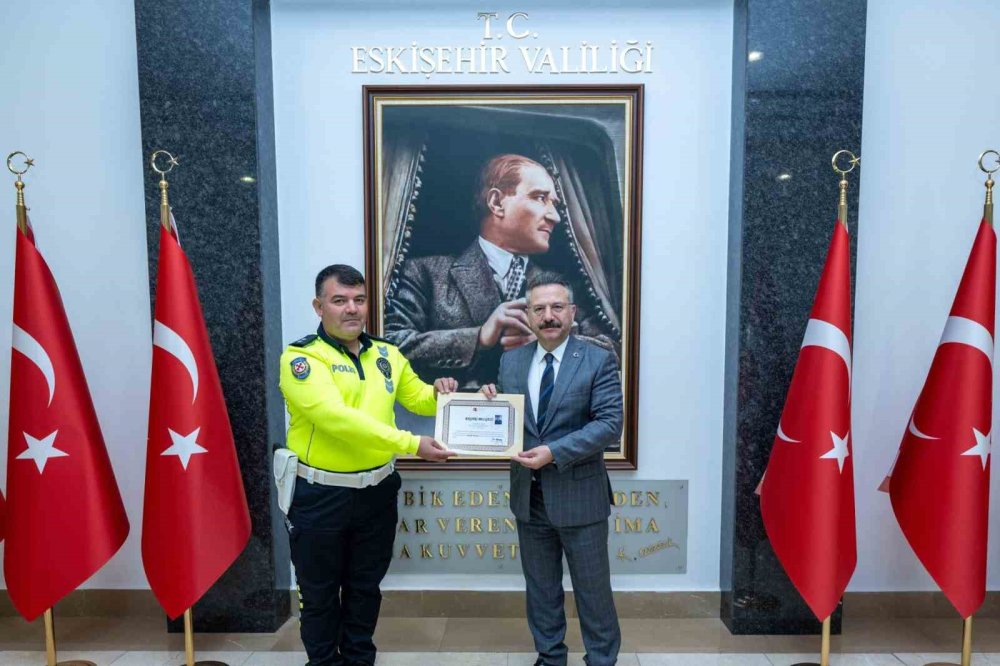 Trafik Personeline Başarı Belgesi Verildi