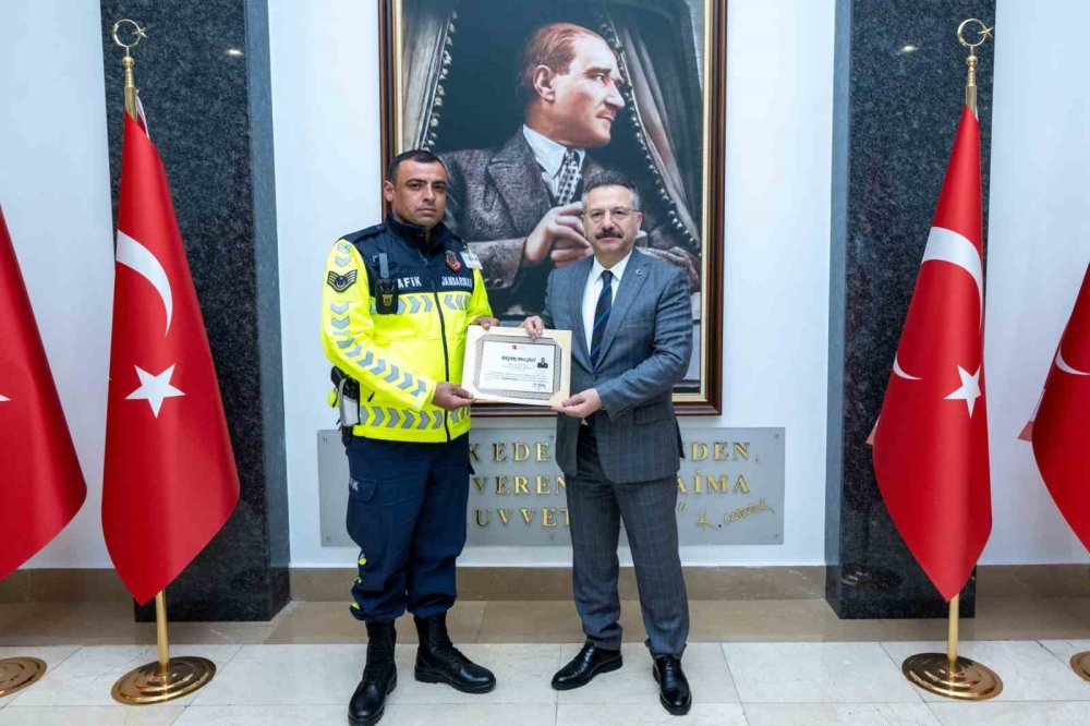 Trafik Personeline Başarı Belgesi Verildi