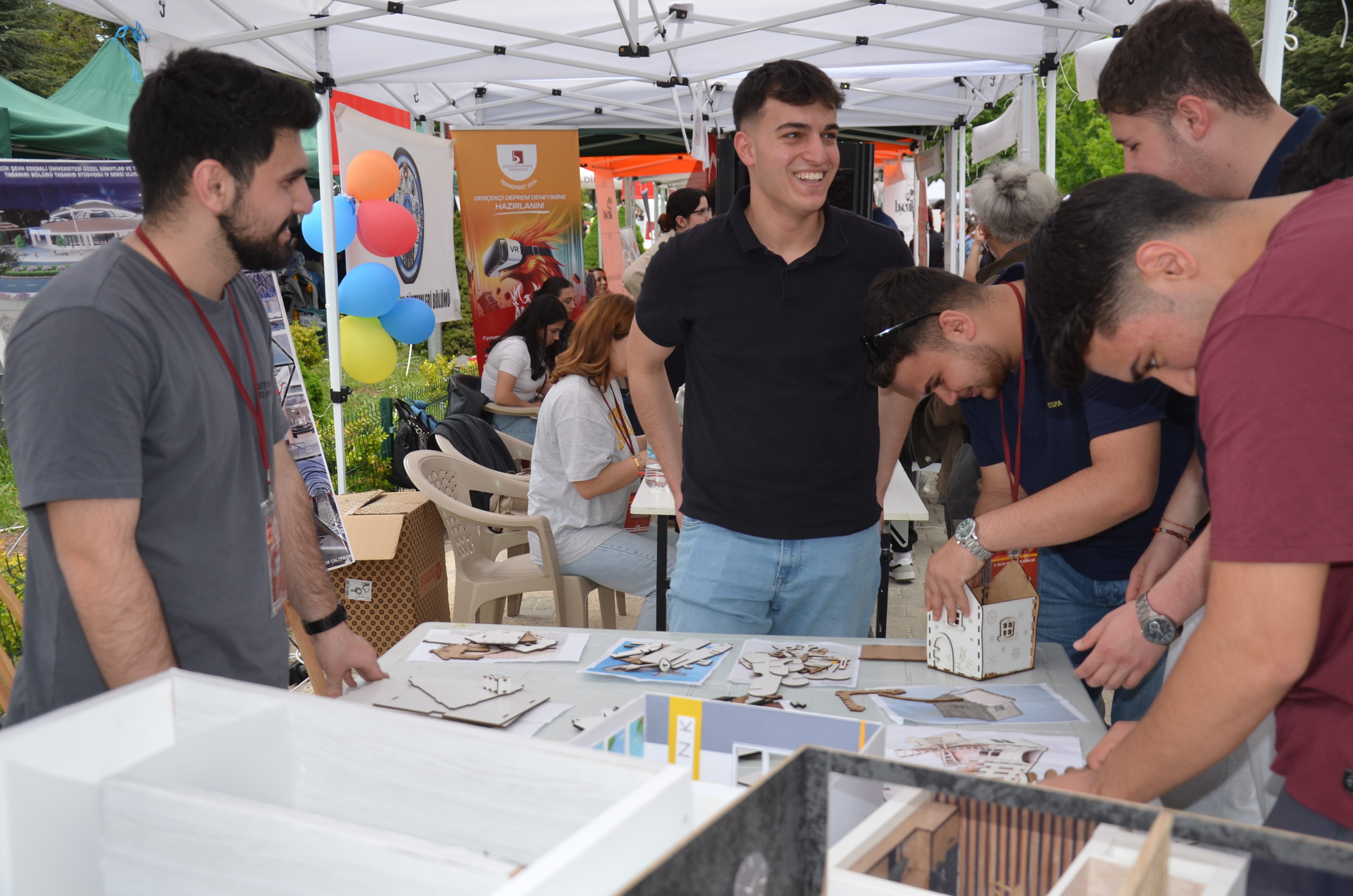 bilecik-seyh-edebali-universitesinde-3-bilim-senligi-coskuyla-basladi-14.jpg
