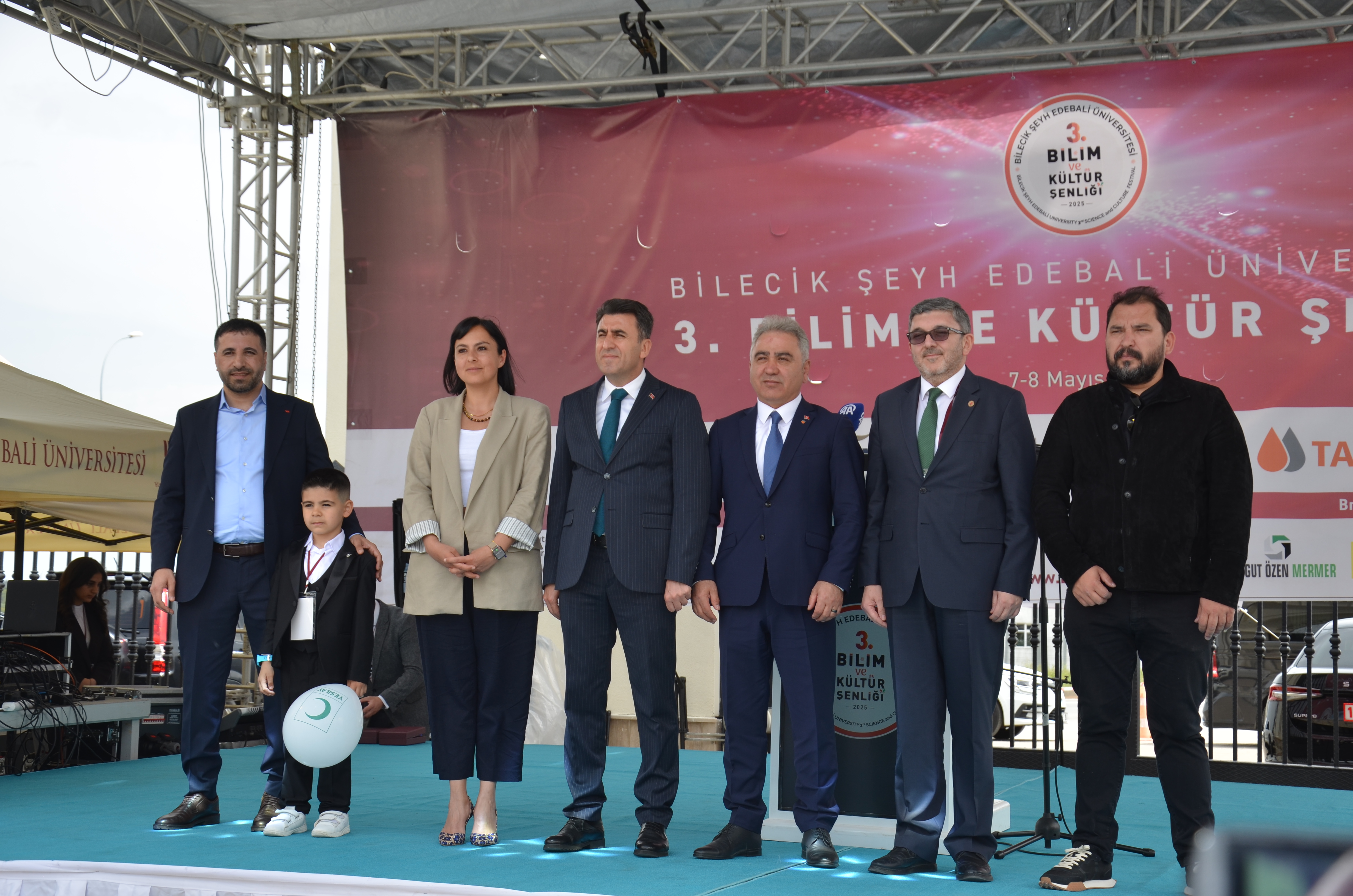 bilecik-seyh-edebali-universitesinde-3-bilim-senligi-coskuyla-basladi-5.jpg