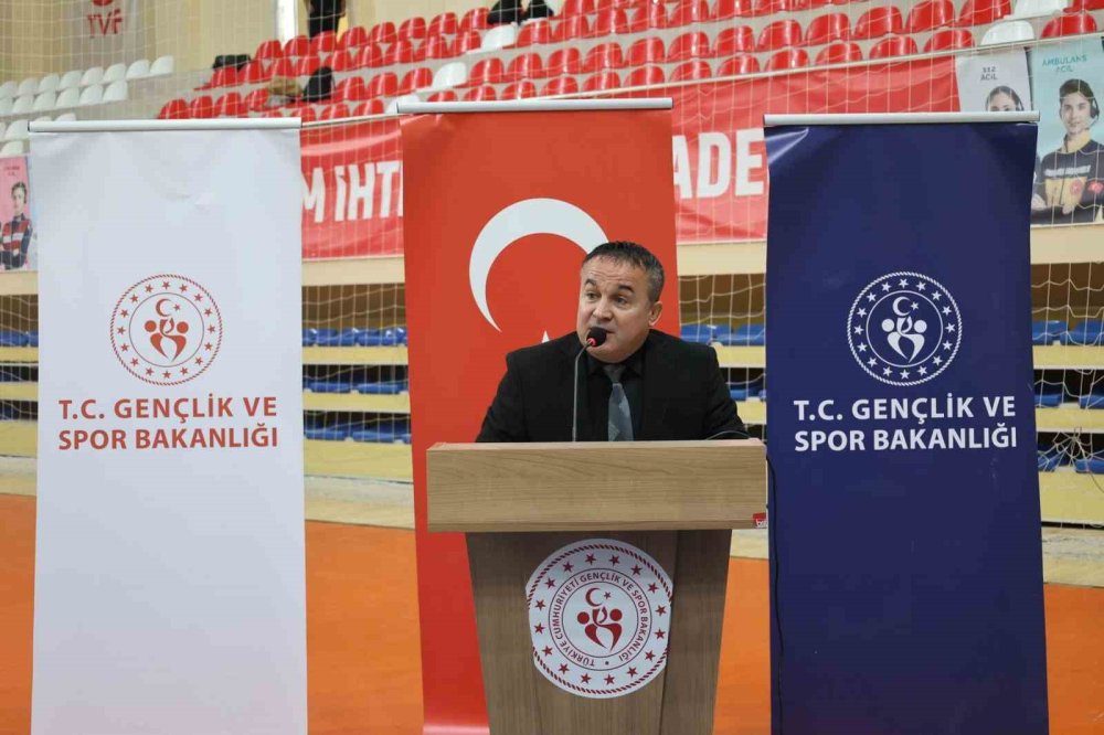 Bilek Güreşi Yıldızlar Grup Müsabakaları Başladı