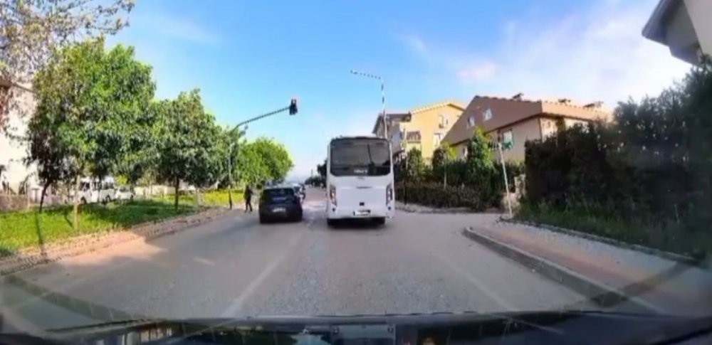 Trafikte Tehlikeli Anlar Kameralara Yansıdı