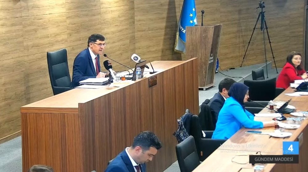 Belediye Meclisi’nde Mhp’li Üyeler Toplantıyı Terk Etti