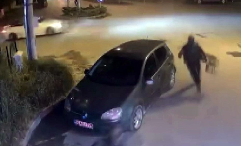 Drift Yapan Lüks Otomobili, Tabureyle Kovaladı