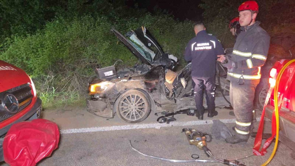 Feci Kaza... Otomobil İle Cip Çarpıştı: 3 Ölü, 1 Yaralı