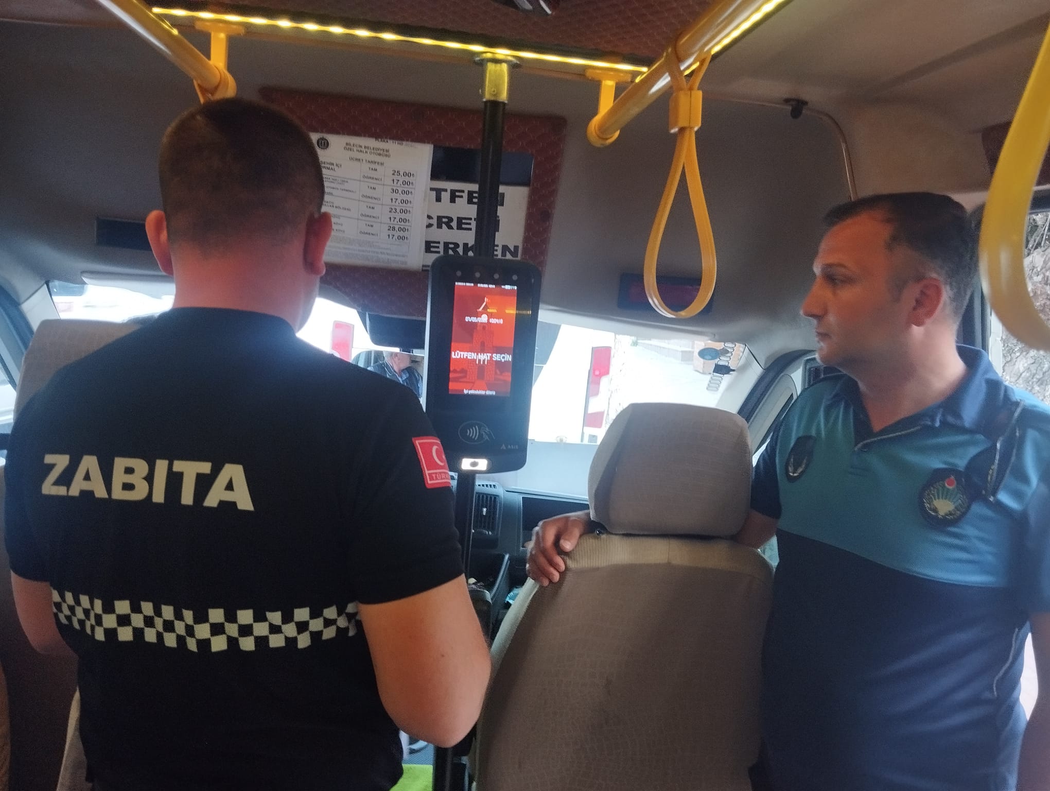 halk-otobuslerine-zabita-denetimi-ruhsat-temizlik-ve-bilgilendirme-kontrol-edildi-3.jpg