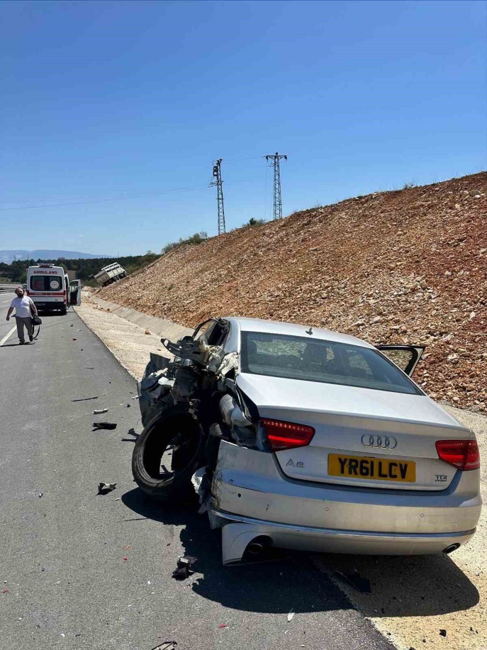 Kamyon Park Halindeki Otomobile Çarptı, 1 Yaralı