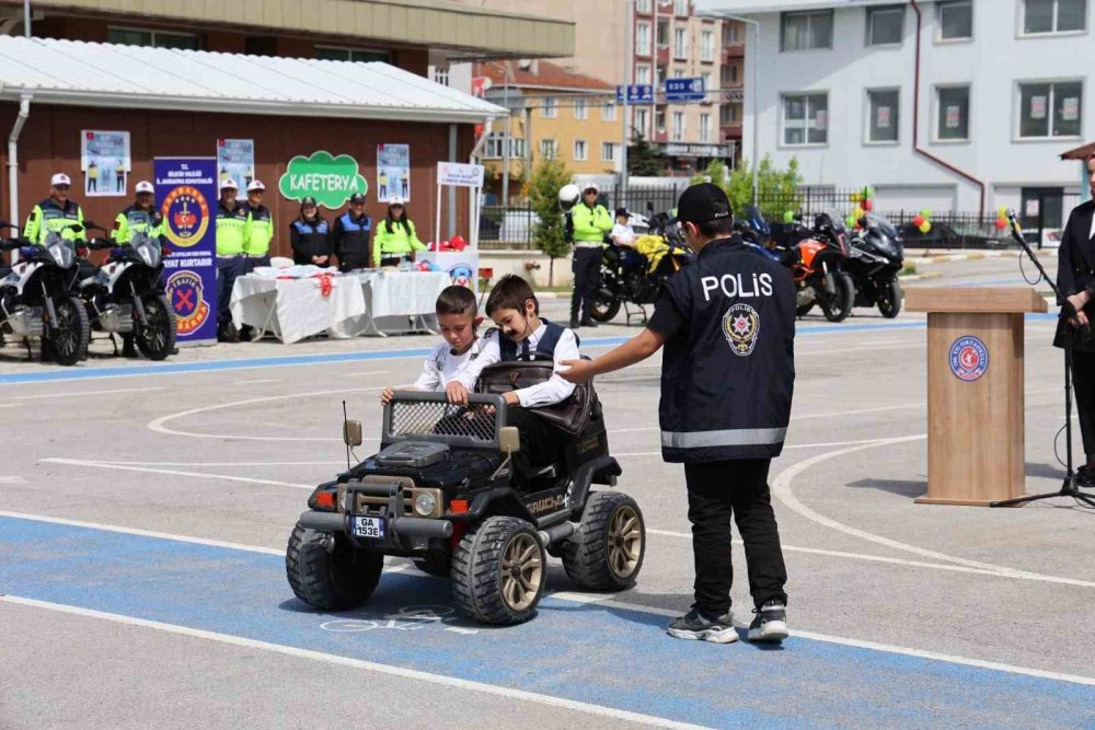 Trafik Ve İlk Yardım Haftası Kutlandı
