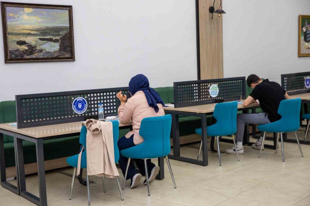 Üniversite Adaylarına Sınav Provası