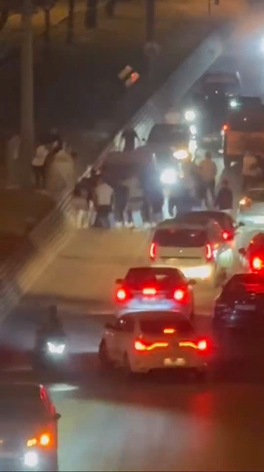 Asker Konvoyunda Kavga Ettiler!