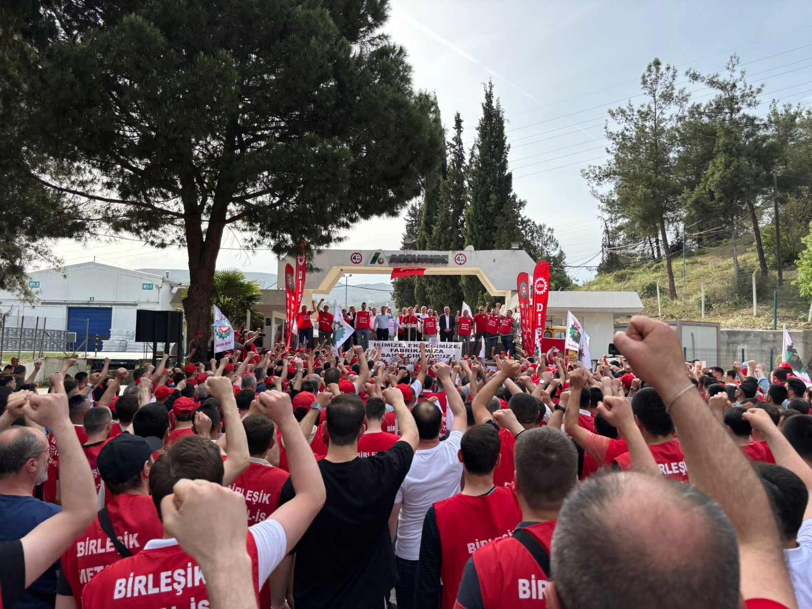 jant-fabrikasi-onunde-protesto1.jpg