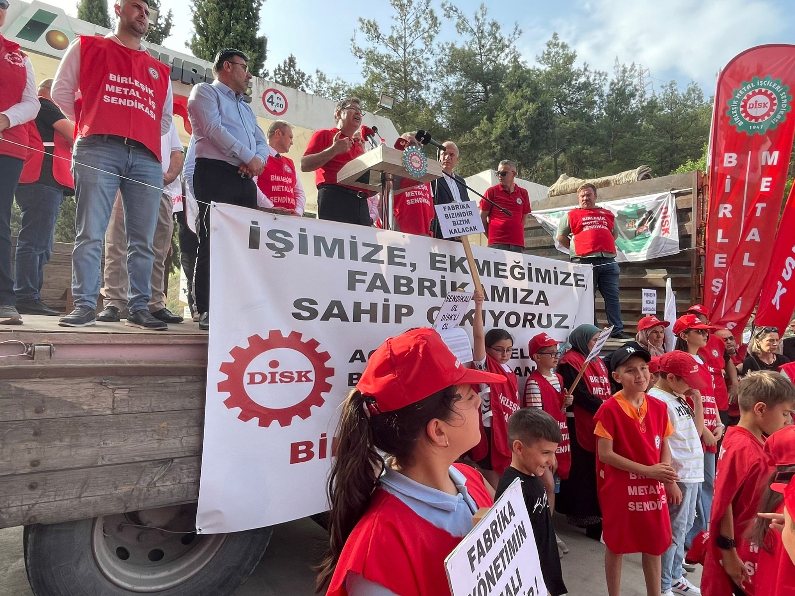 jant-fabrikasi-onunde-protesto2.jpg