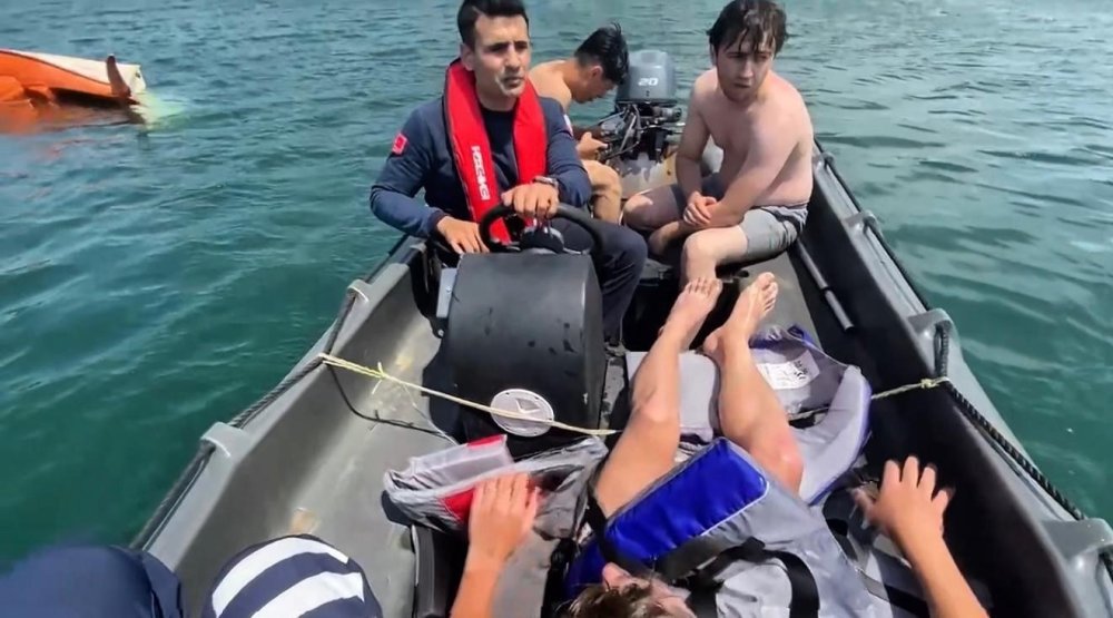 Pedallı Kanodan Düşen 3 Kişi Son Anda Kurtarıldı