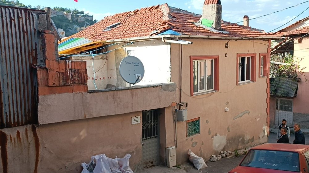 1 Yıldır Kayıp Genç Kızın Cinayete Kurban Gittiği Ortaya Çıktı: 7 Kişi Tutuklandı