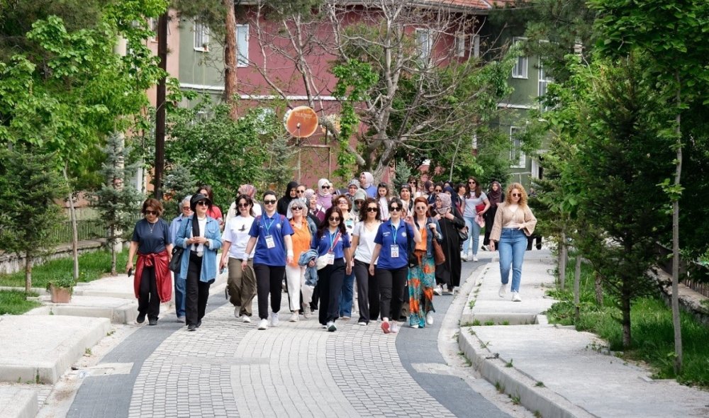 Girişimci İş Kadınlarından Anlamlı Anneler Günü Programı