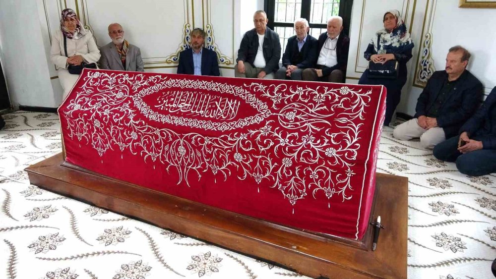 Hayme Ana, Kabri Başında Anıldı